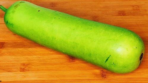 比赛解说吃瓜,解说员吃瓜背后的精彩瞬间